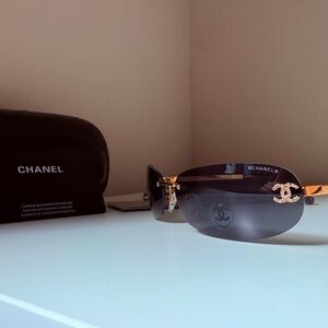 ✨ Vintage Black Chanel Rimless Sunglasses – Gold CC Logo with Crystals ✨